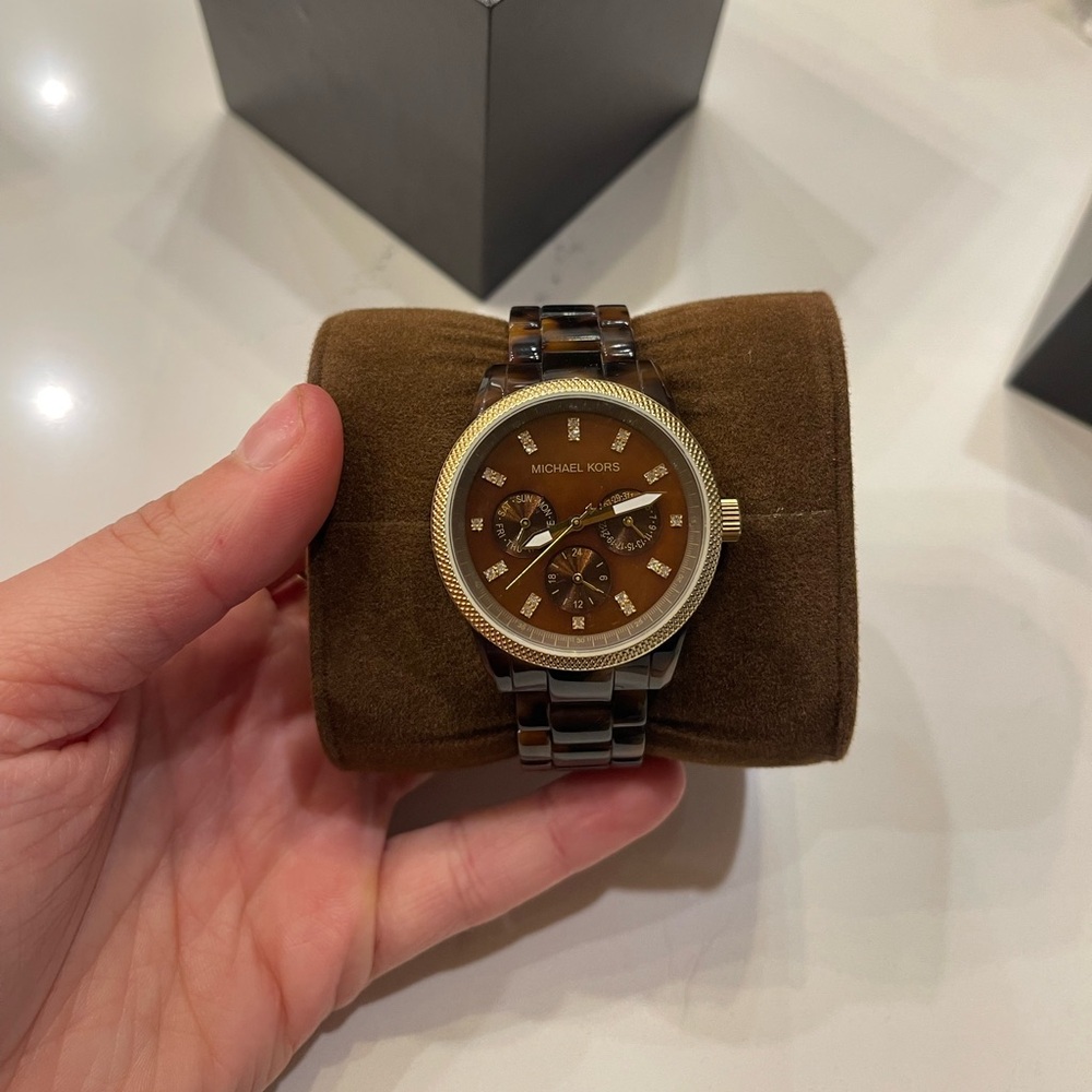 Michael Kors round face watch